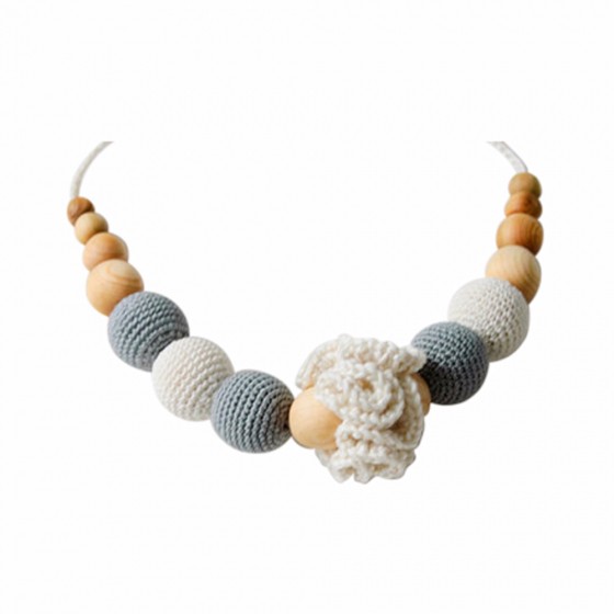Collier d'allaitement et de portage - colori gris et beige, fleur beige genévrier